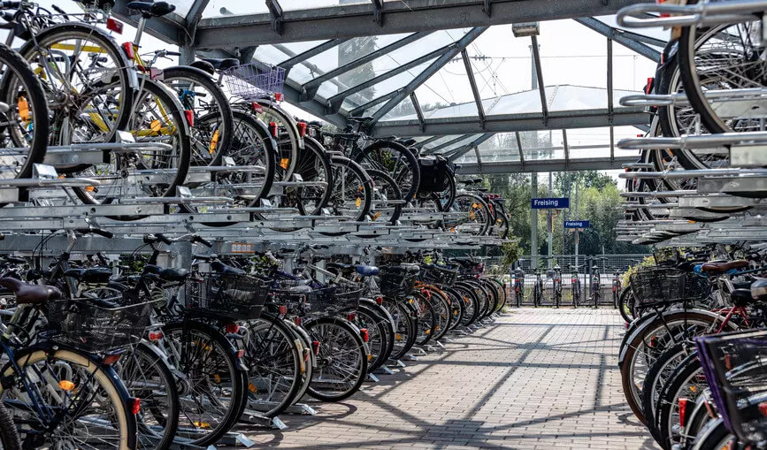 Freising: Größte Bike+Ride-Anlage eröffnet Freising: Größte Bike+Ride-Anlage eröffnet