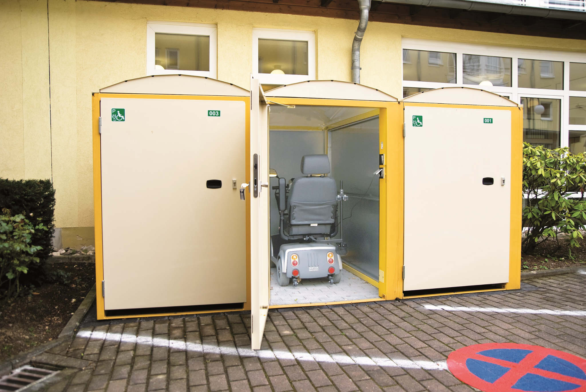 Systembox ROLLSTUHLBOX: Alle Boxen sind beliebig kombinierbar Boxensysteme - ROLLSTUHLBOX