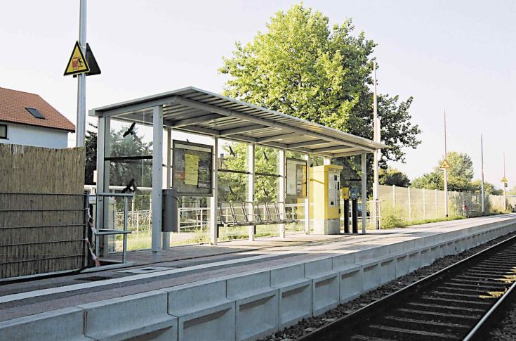 CREDO CREDO Wartehalle – Wetterfeste Überdachung mit variabler Nutzung und stabiler Dacheindeckung