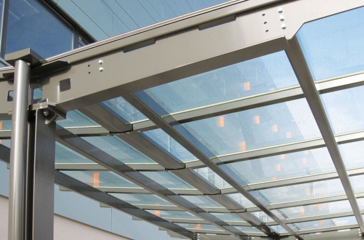 FAVORIA FAVORIA Freiflächenüberdachung – Stabile Konstruktion mit anpassbarem Design für nachhaltige Projekte