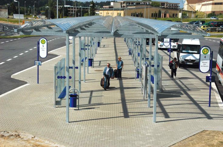 TG/FG TG/FG Freiflächenüberdachung – Klassisches Überdachungssystem für vielseitige Nutzungsmöglichkeiten